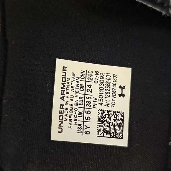 Under Armour Slides - Picture 3 of 5